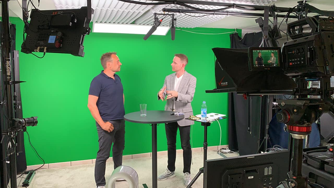 Kamera, mikrofon og greenscreen i WALK-IN-STUDIO